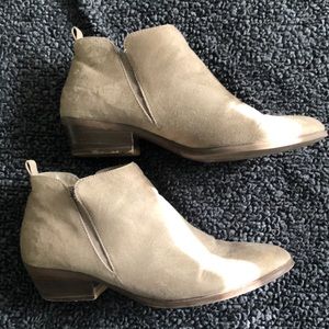 Size 11 American Eagle Booties